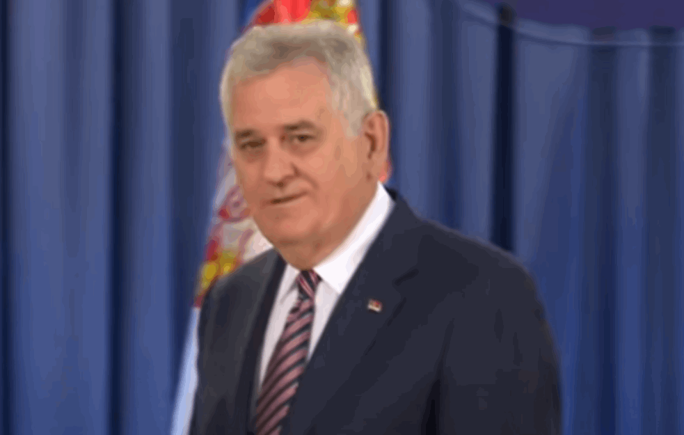 <span style='color:red;'><b>Tomislav Nikolić</b></span> IMAO UDES u centru grada